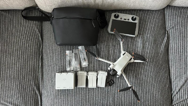 Дрон DJI Mini 3 Pro, DJI RC с дисплеем, DJI Kit, сумка, хаб, аккумуляторы