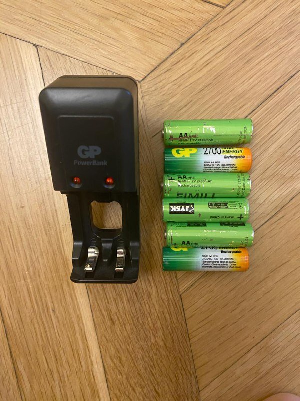 Xbox S, WiFi повторители от Xiaomi, аккумуляторы и зарядник, мышка 3