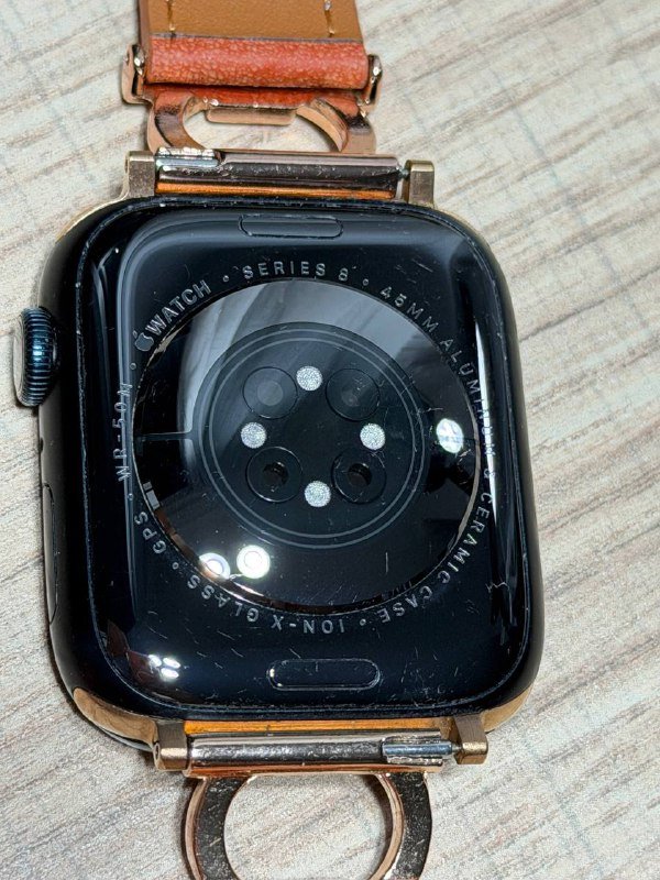 MacBook Pro 13 2018, Apple Watch 8 45mm 5