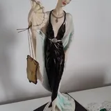 Итальянская фарфоровая статуэтка 1