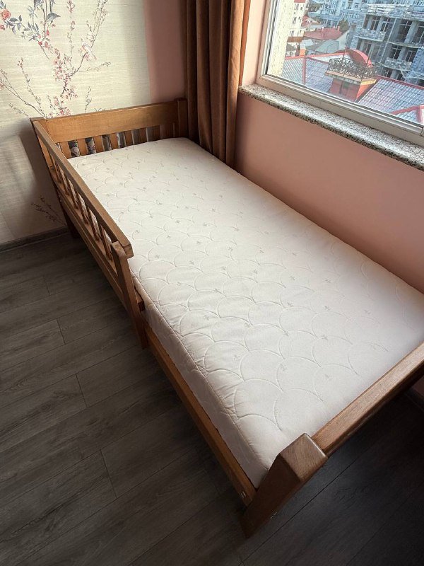 Односпальная кровать с матрасом, деревянный каркас 3