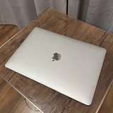 iPhone 12 Pro Max, MacBook Pro 13, объектив YoungNuo 7