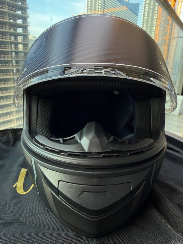 Шлем для мотоцикла с тёмным визором 2