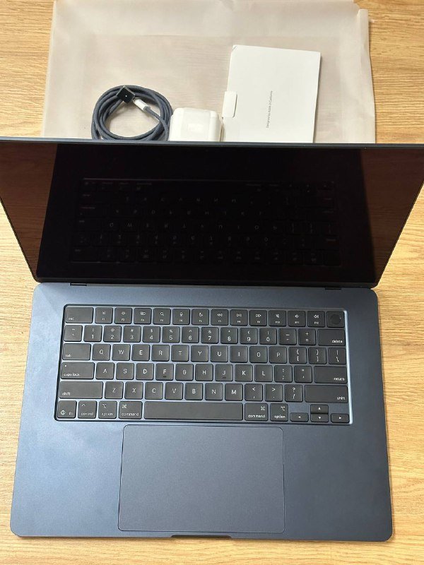MacBook Air 15 M4 16/512 2