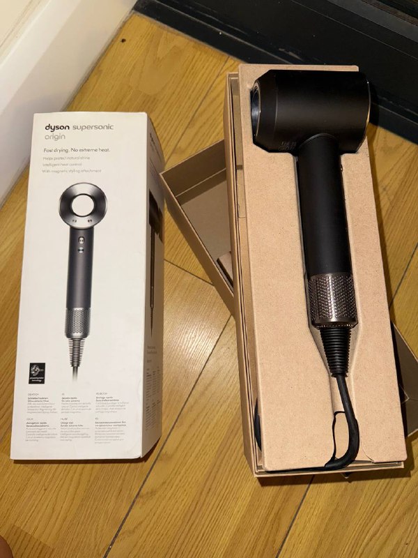 Ноутбук HP Pavilion 15 84K37EA, фен Dyson 4