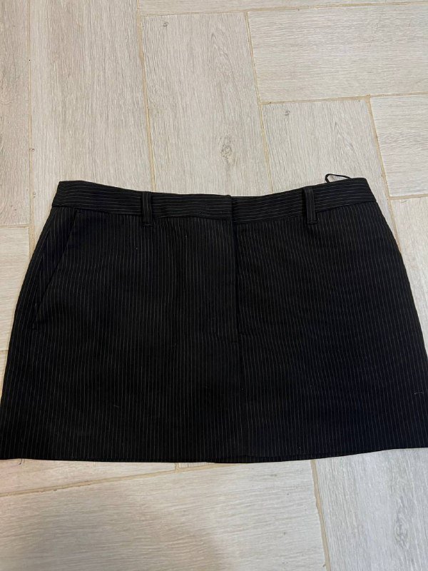 Кофта с бантиком, боди с открытой спиной, шорты замшевые, юбка мини, брюки темно-синие 4