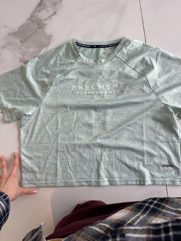 Две кофточки для спорта Skechers, размер S