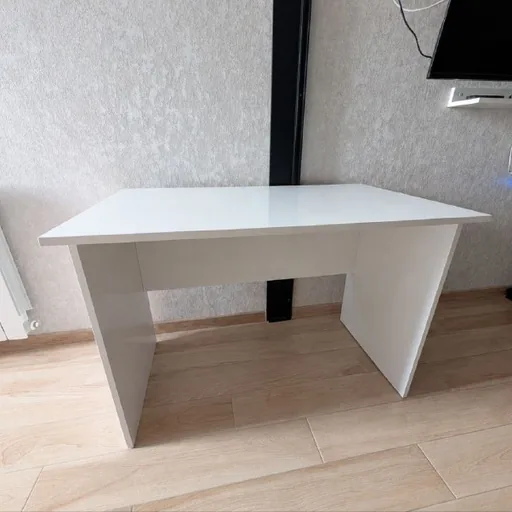 Стол 106x62 см