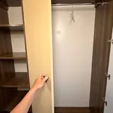 Кровать с матрасом, большой шкаф 2