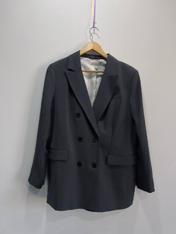 Куртка, пиджак H&M, замшевый тренч Zara, кроссовки Adidas, сумочки Zara 2