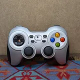Геймпад Logitech F710 1