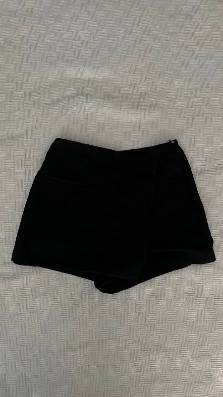 Топ черный, Кепка серая, Юбка-шорты черные, Коричневый топ, Серая юбка, Белый топ, Серый топ 2