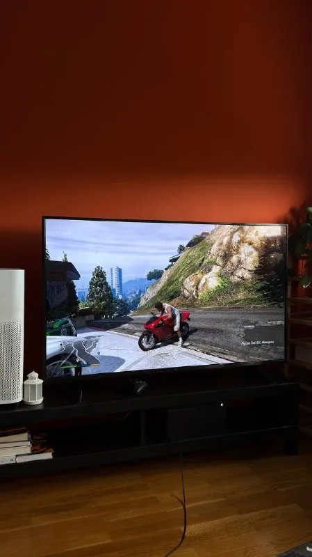 LG 55UQ70003LB TV 1