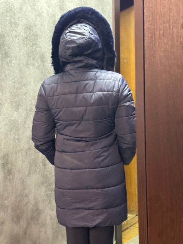 Белая теплая дутые куртка размер S 6