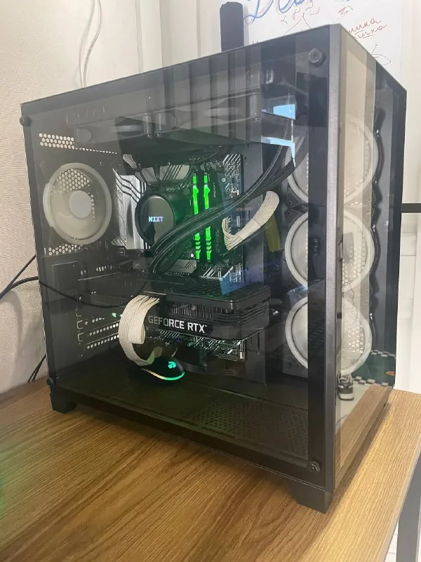Корпус для ПК с 4 RGB-вентиляторами 1