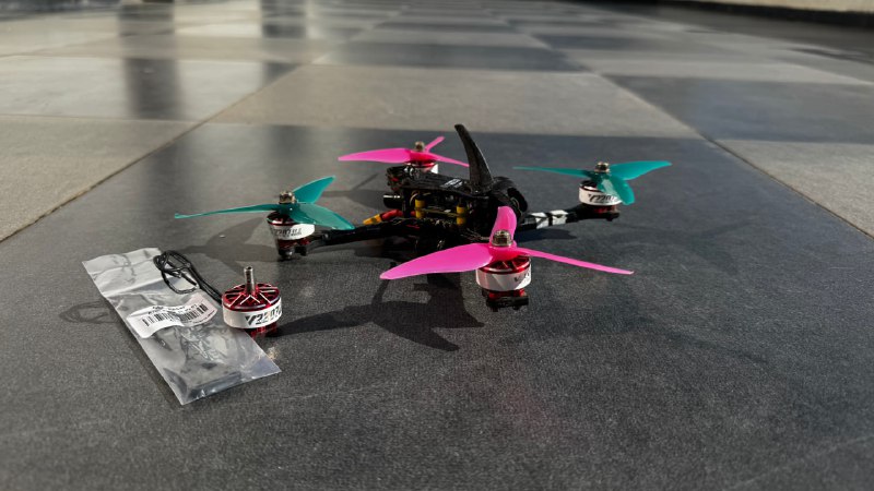 Гоночный FPV дрон GepRC RACER 6S