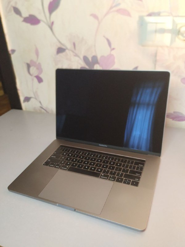 Macbook pro 15 2019 A1909 5