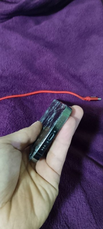 Iphone 13 pro с сломанным экраном и корпусом 6