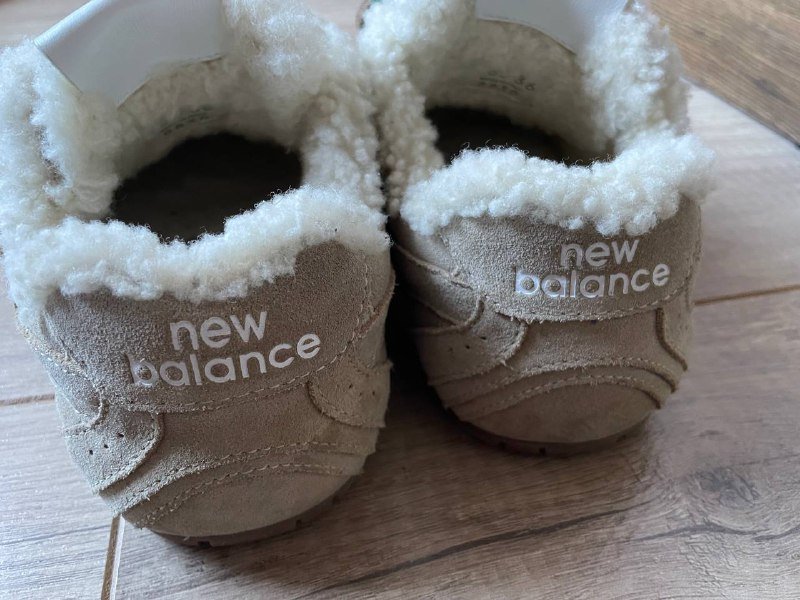 New Balance x Miu Miu кроссовки с мехом размер 36 4