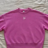 Рубашка Uniqlo, льняное платье-халат, топ Uniqlo, худи Ellesse, свитшот Puma, спортивные штаны 5