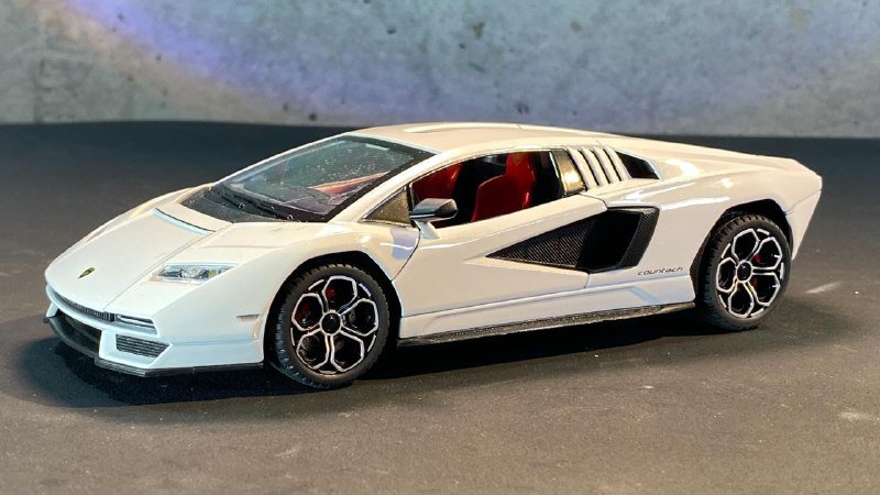 Коллекционные модели машинок 1:24 с светом и звуком 7