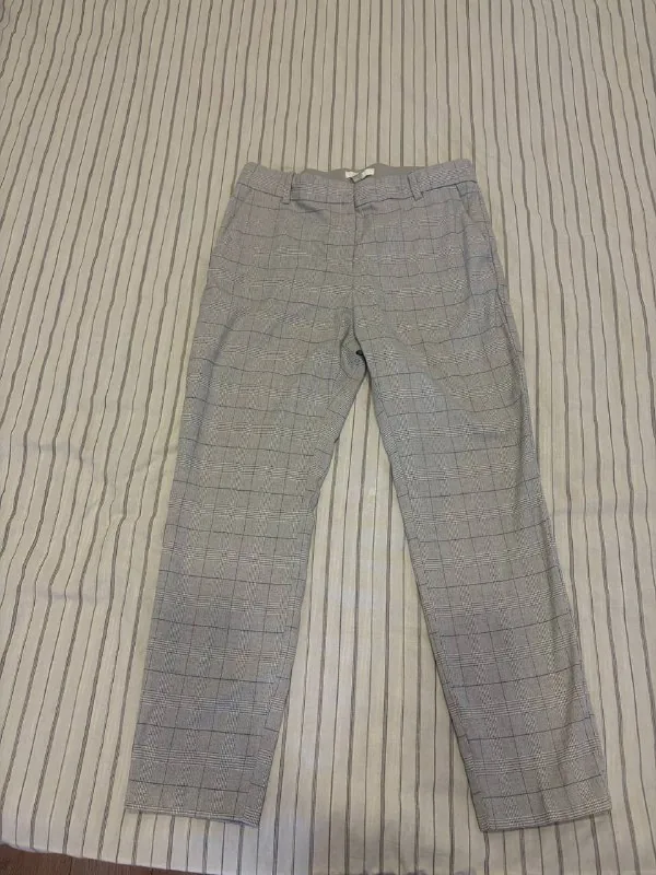 Женские классические брюки H&M в клетку 1