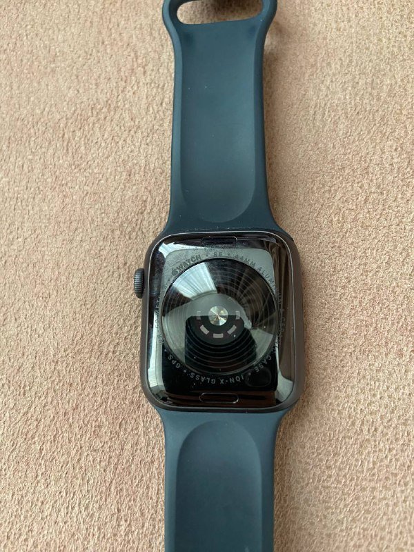 Apple Watch SE 44 mm 1st gen 2