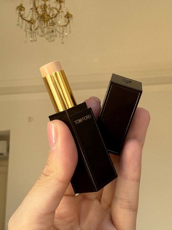 Clarins double serum, Estée Lauder double wear, Make up for ever REBOOT Y225, Кремовые румяна Romanovamakeup, Кремовый консилер Tom Ford 6