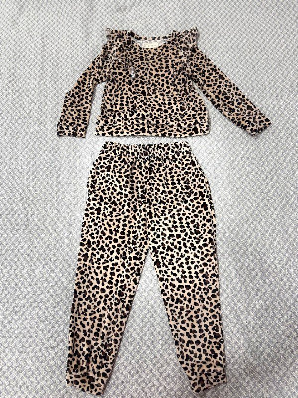 Велюровые костюмы леопардовый, Нью Беланс 7 лет