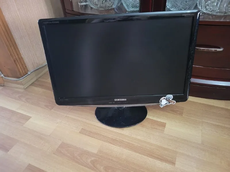 Samsung B2430 HD 1