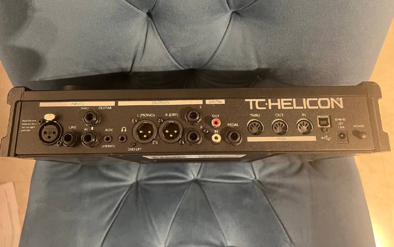 Вокальный процессор TC-HELICON VOICELIVE 2 3
