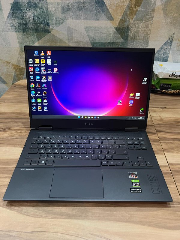 Игровой ноутбук HP Omen 15-en1035ur, Logitech M650 Mouse, Keychron K2 клавиатура 2