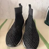 Женские кроссовки Guess, размер 39 4