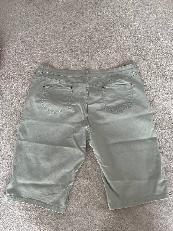 Джинсовые шорты, полосатый пиджак, коричневая накидка, серая майка, белая майка 2