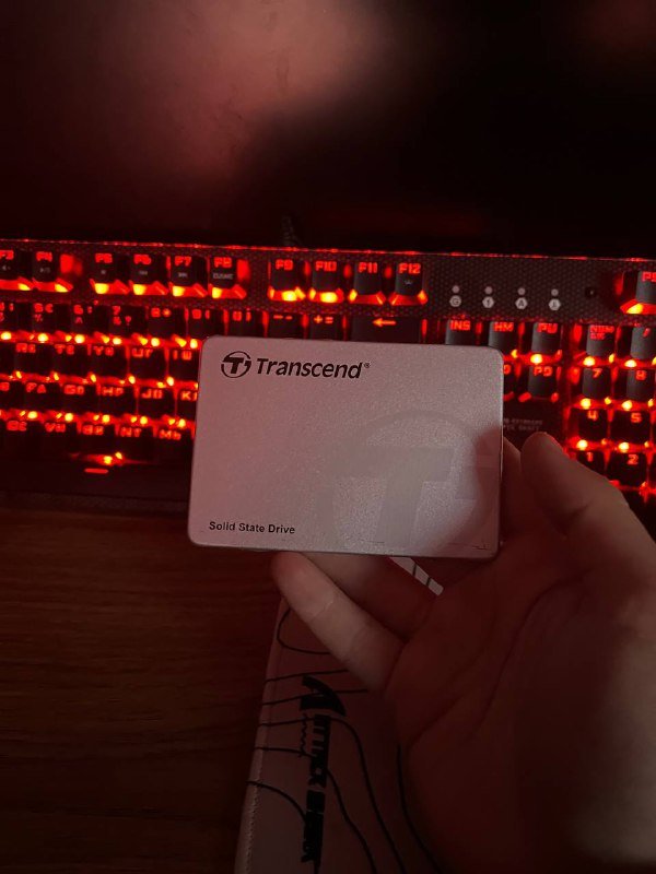 клавиатура, кулеры, SSD, материнская плата, оперативная память, видеокарта 5