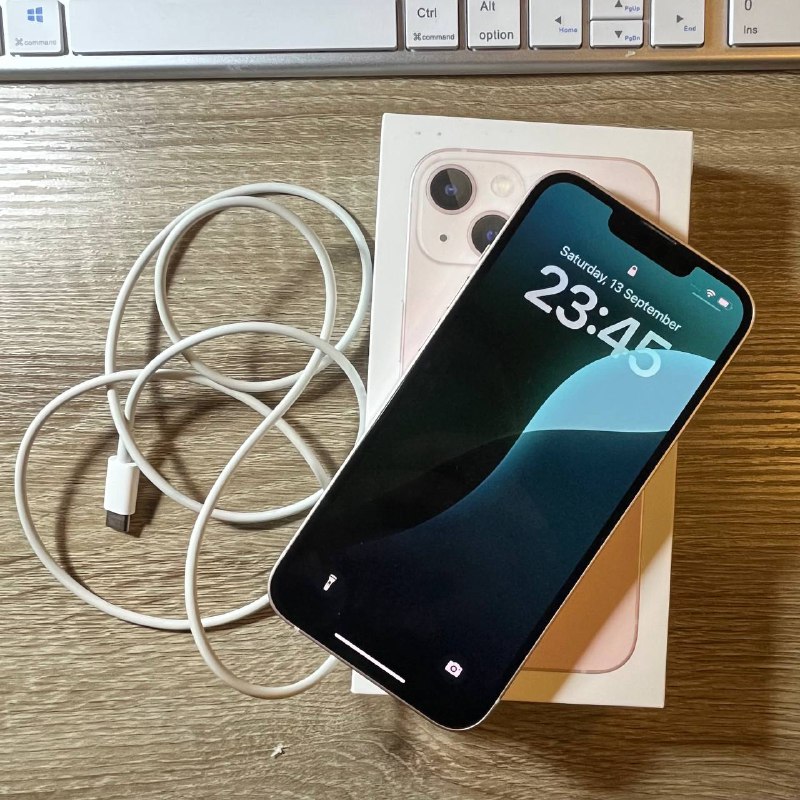 iPhone 13 128 gb розовый 2