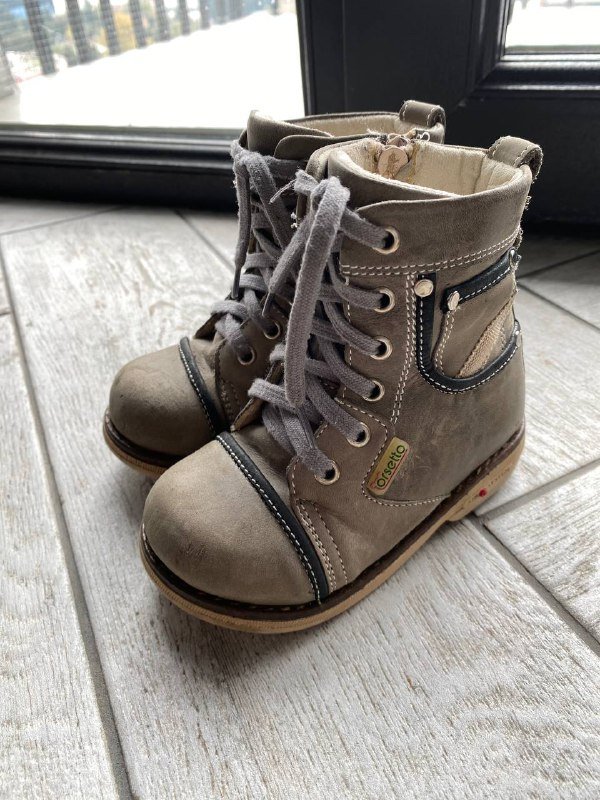 Детские ботинки серые и коричневые, размеры 23, 24