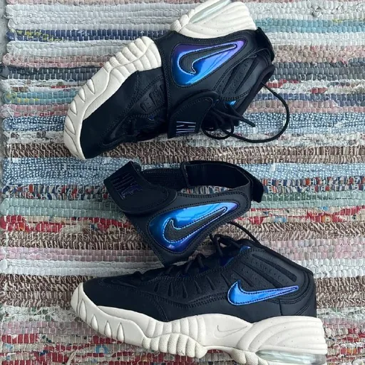 Женские кроссовки Nike Air Adjust Force