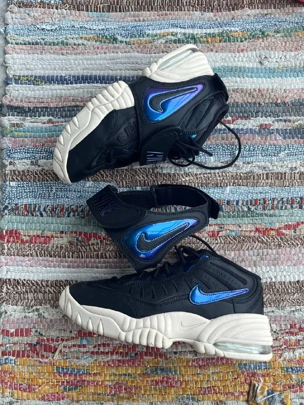 Женские кроссовки Nike Air Adjust Force 1
