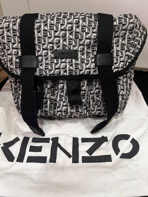 Оригинальная сумка Kenzo с регулируемым ремнем и пыльником