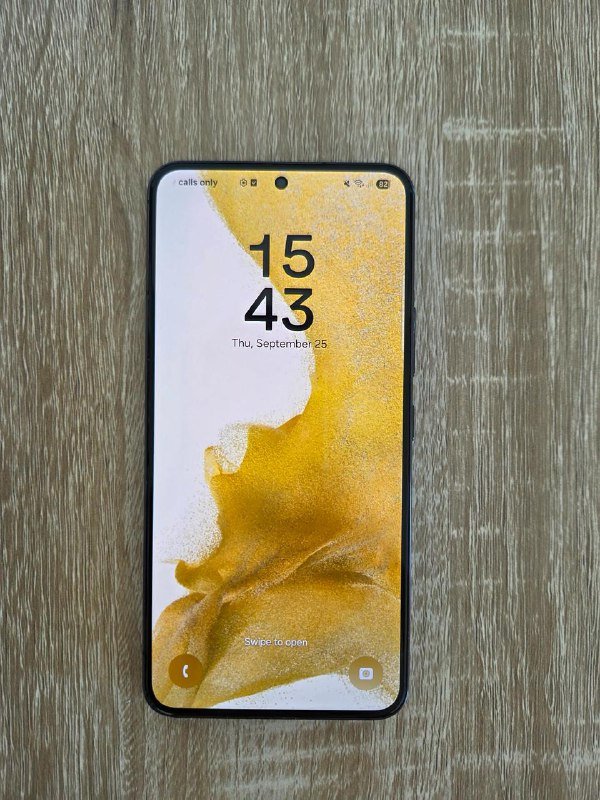 MacBook Pro 13” 2020, Samsung Galaxy S22, Galaxy S22+ 3