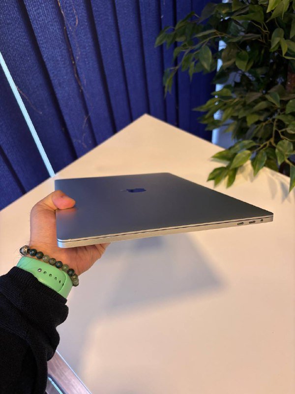 Macbook Pro 2018 15.6 дюймов i7 16/500GB 6