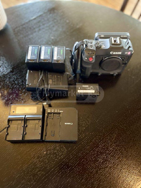 Canon C70 камера с аккумуляторами 5