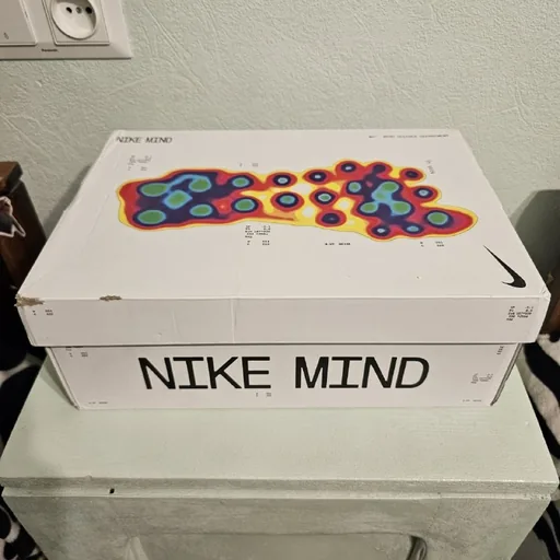 Nike Mind 002