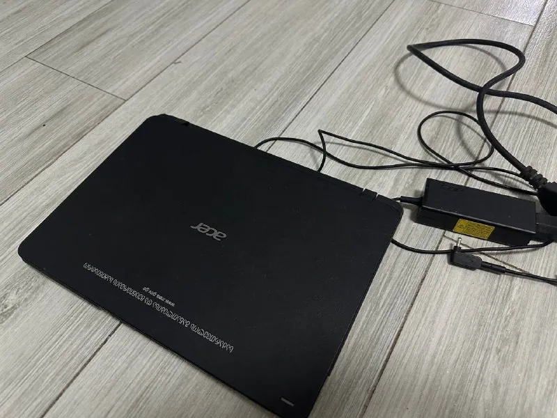 Acer нетбук 1