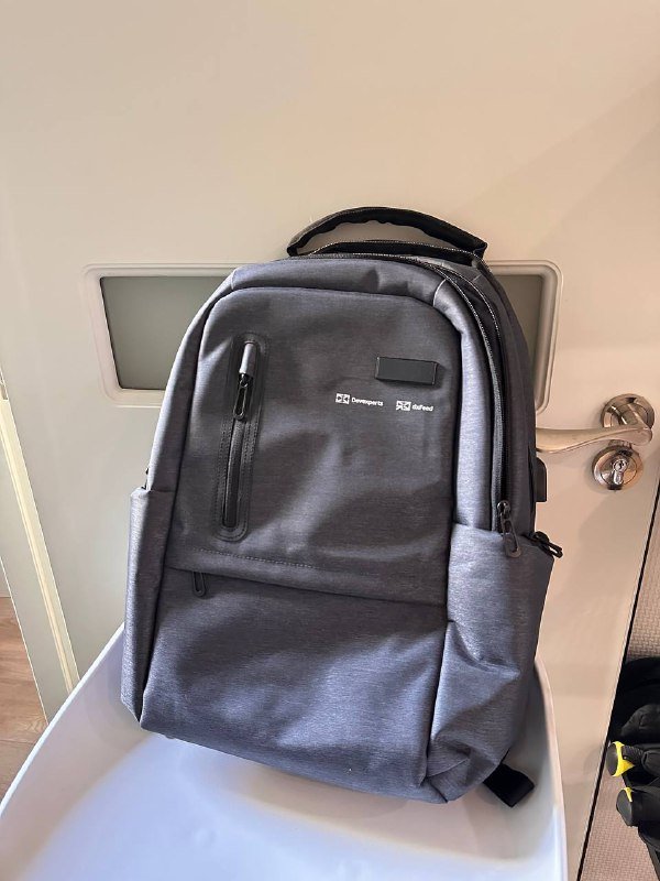 Рюкзак с отделением для ноутбука и usb выходом