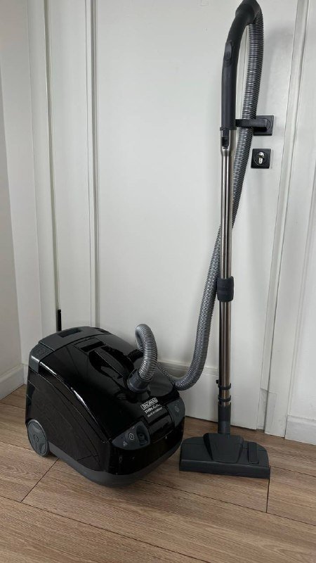 Моющий пылесос Thomas с насадками и жидкостью