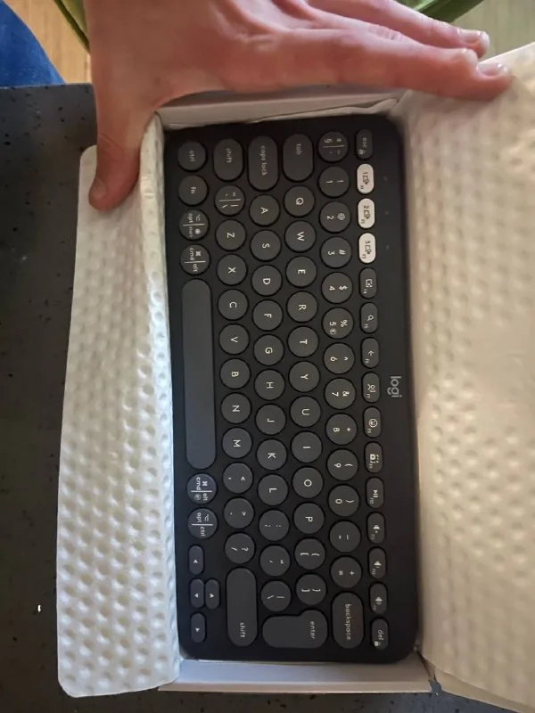 Клавиатура Logitech Pebble Keys K380S 1