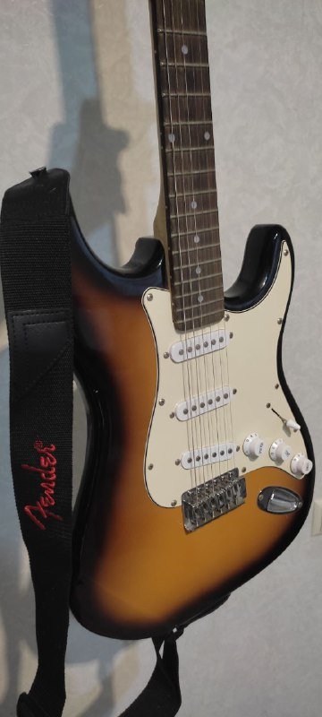 Компоненты компьютера, монитор, гитара, лампа, гриндер, розетка программируемая, мешки 7