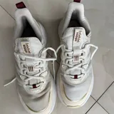 Штаны Zara, кроссовки Adidas, мокасины Geox, кроссовки Adidas Terrex, колонка Sony 4